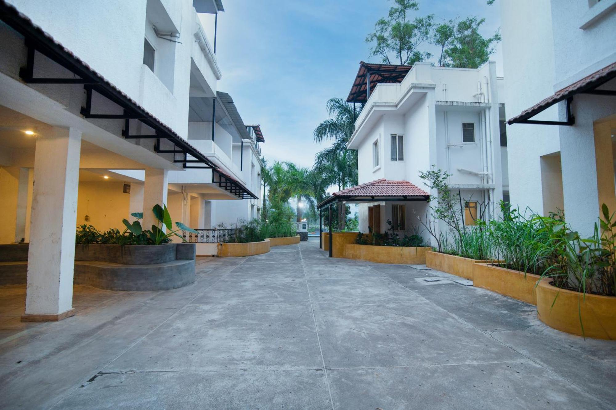 Sterling Stolen Heaven Lonavala Exterior foto