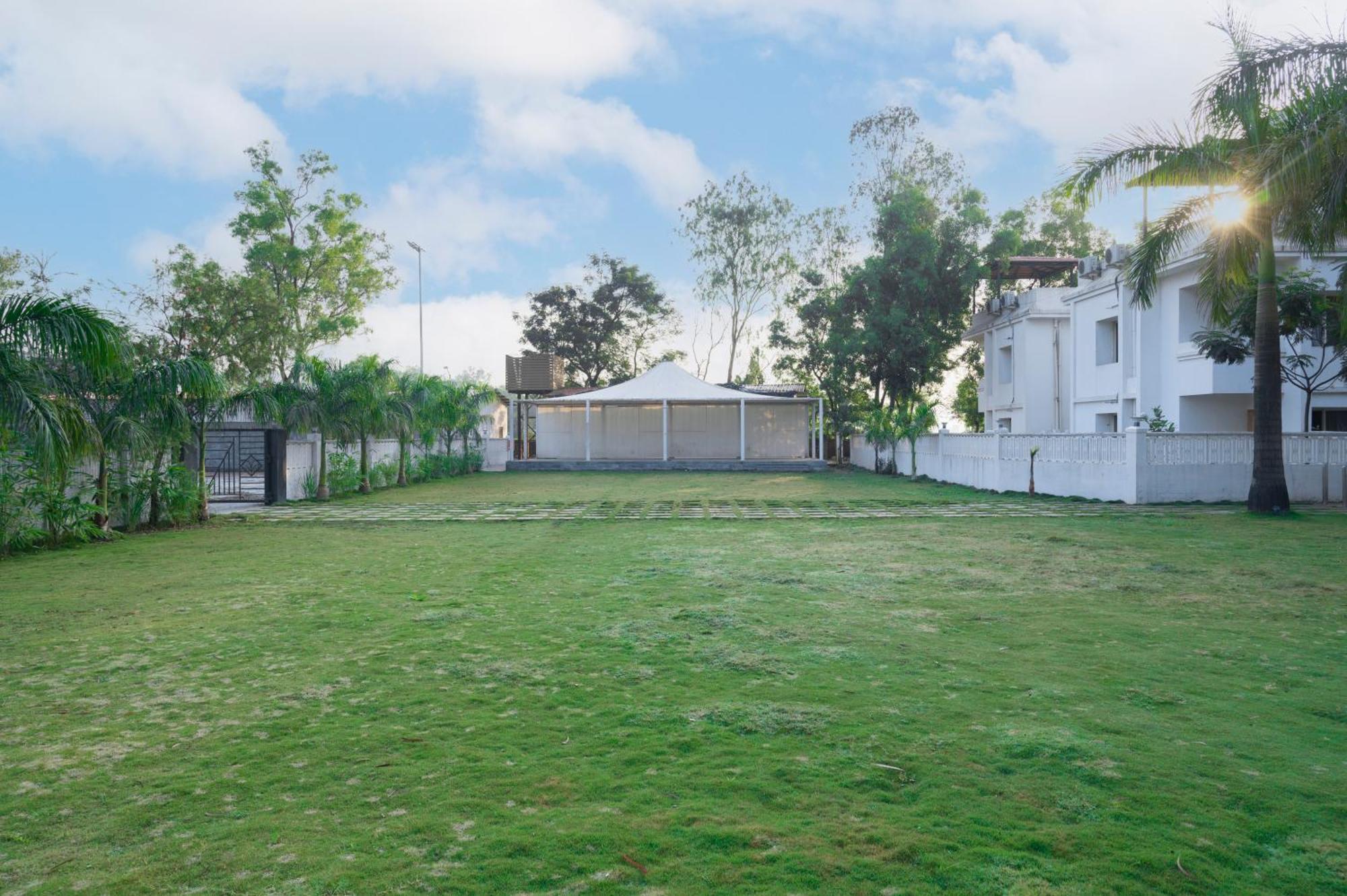 Sterling Stolen Heaven Lonavala Exterior foto