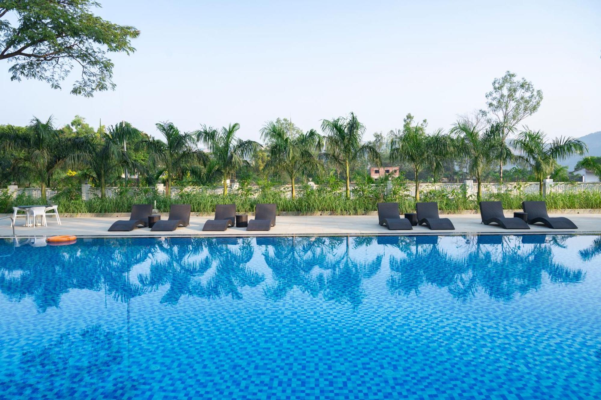 Sterling Stolen Heaven Lonavala Exterior foto